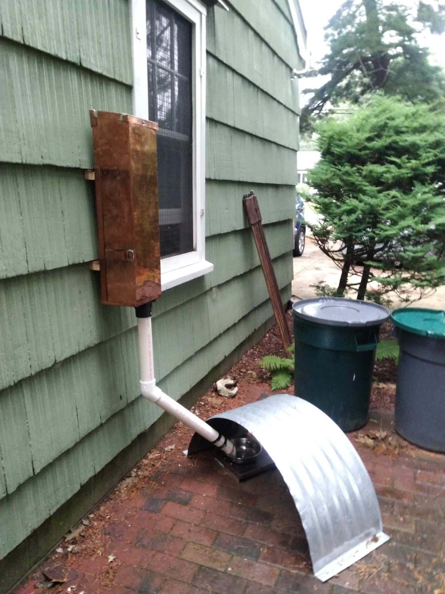 Automatic Cat Smal Pet Feeder Wall Mount Installation
